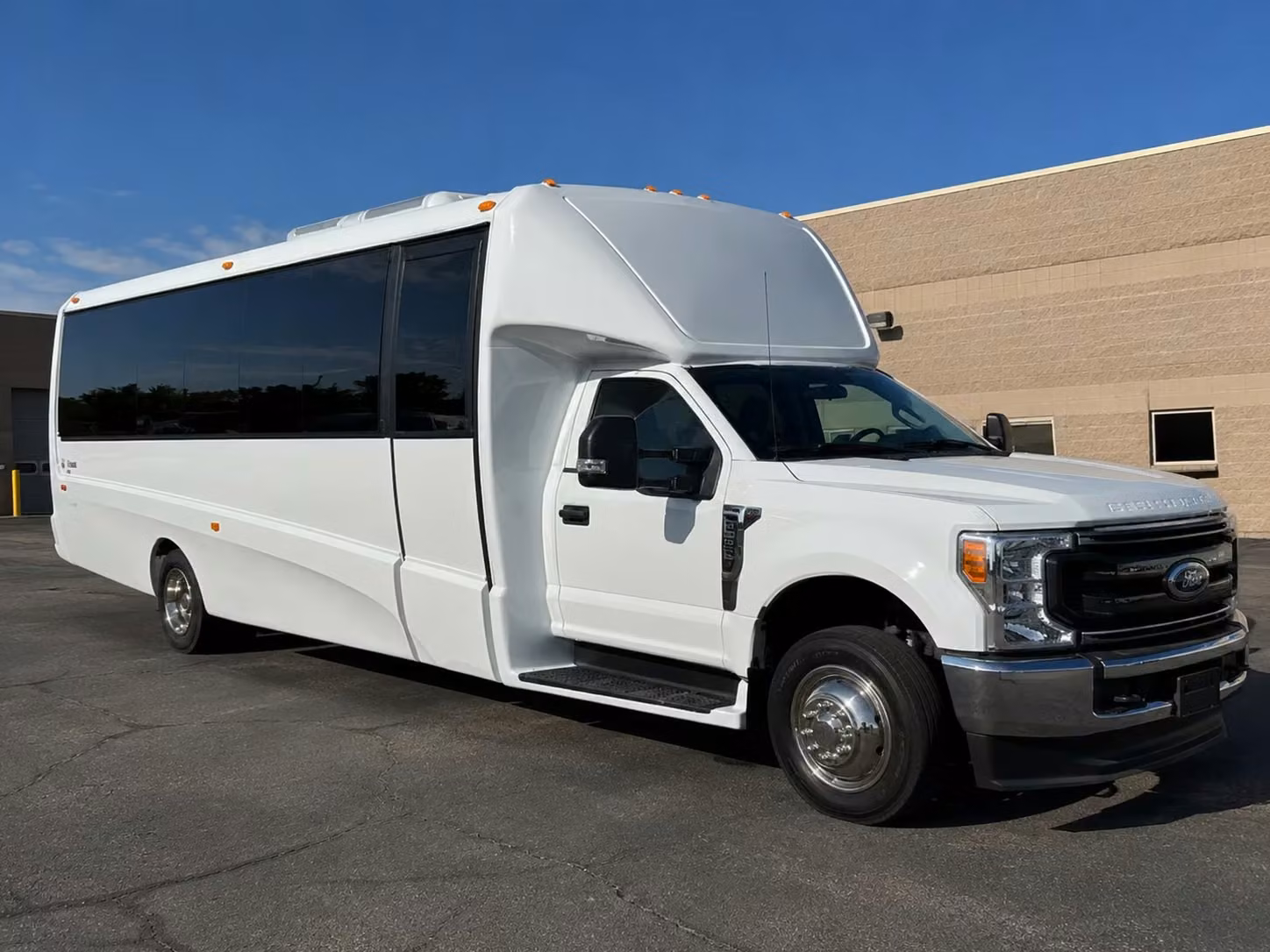 15 passenger minibus